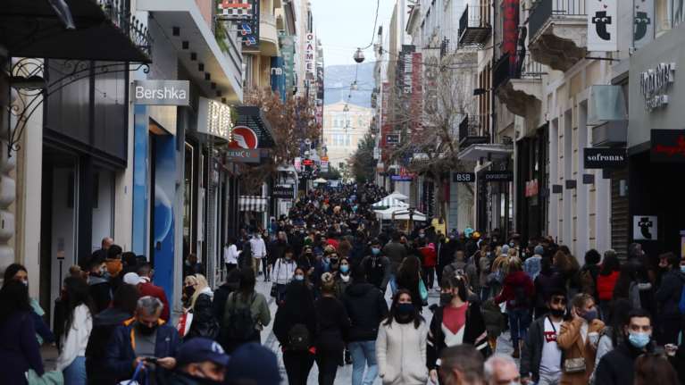 Ικανοποιημένοι οι 5 στους 10 εμπόρους από την κίνηση στην αγορά: Τι ψωνίζουν οι καταναλωτές