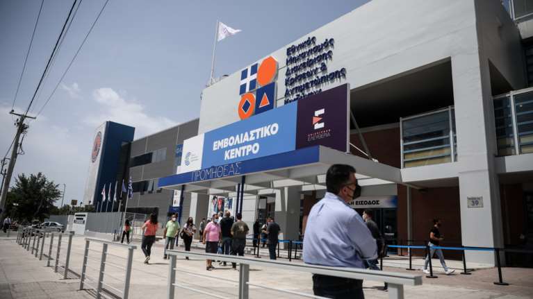 Αυξάνονται τα ραντεβού για εμβολιασμό μετά το διάγγελμα Μητσοτάκη- Μεταξύ των εργαζομένων σε δομές υγείας