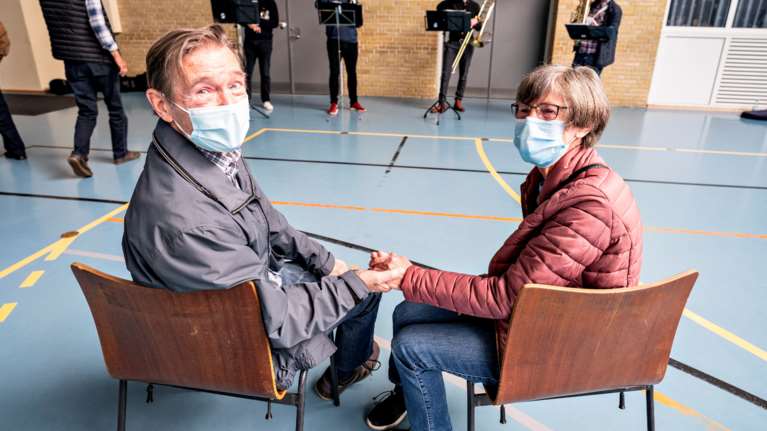 Κορονοϊός: Ξεκινούν οι εμβολιασμοί με Johnson &amp; Johnson - Οι πρώτες αποφάσεις χωρών της  ΕΕ