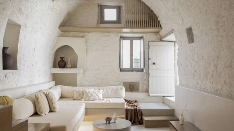 Παίζοντας με την παράδοση και το φως στην Αστυπάλαια - Δύο κατοικίες στο πιο &quot;κυκλαδίτικο&quot; νησί των Δωδεκανήσων