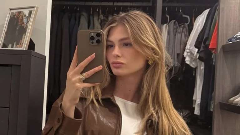 Η Αμαλία Κωστοπούλου φόρεσε το ιδανικό πανωφόρι για την περίοδο της άνοιξης