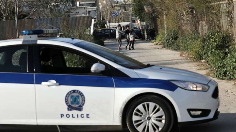 Θεσσαλονίκη: Επεισοδιακή καταδίωξη οχήματος που εμβόλισε περιπολικό - Yποπτοι για διαρρήξεις