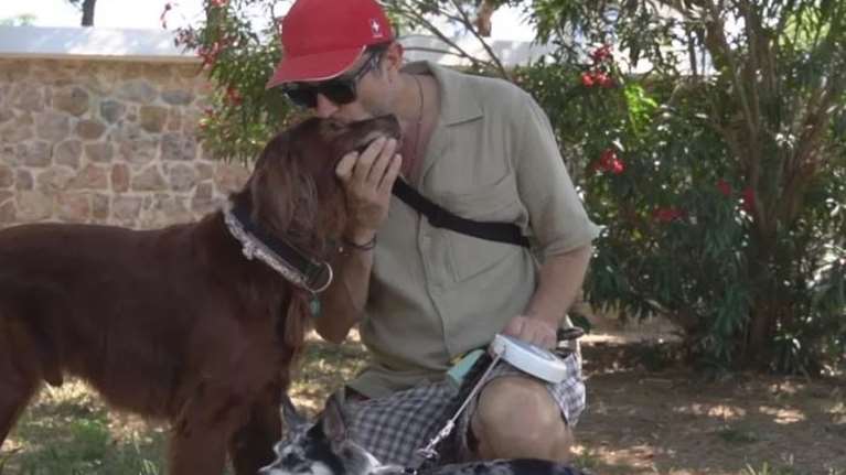 Γιώργος Καραμίχος: "Δεν είμαστε pet friendly χώρα - Είναι ντροπή να αγοράζουμε ζώα, όταν υπάρχουν τόσα που χρειάζονται σπίτι"