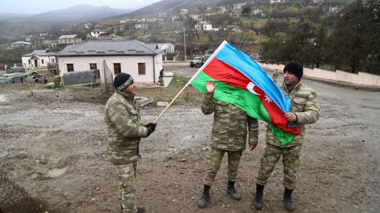 Guardian: Αποκάλυψη φρίκης για το Ναγκόρνο Καραμπάχ -  Αζέροι αποκεφάλισαν ηλικιωμένους Αρμένιους