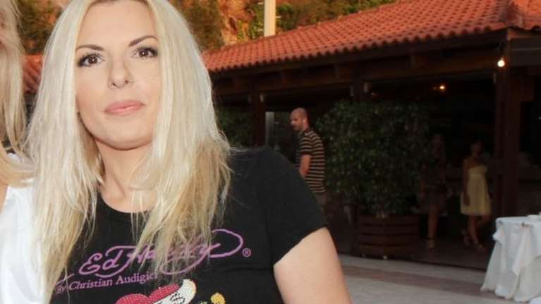 Αννίτα Πάνια: Για φαγητό σε παραλία της Καλαμάτας μετά τις βουτιές στη θάλασσα