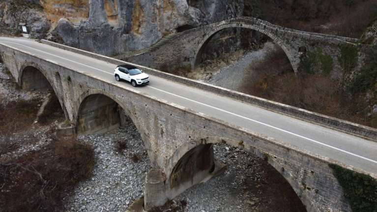 Σε Μαστοροχώρια και Ζαγοροχώρια με Jeep Compass [βίντεο]