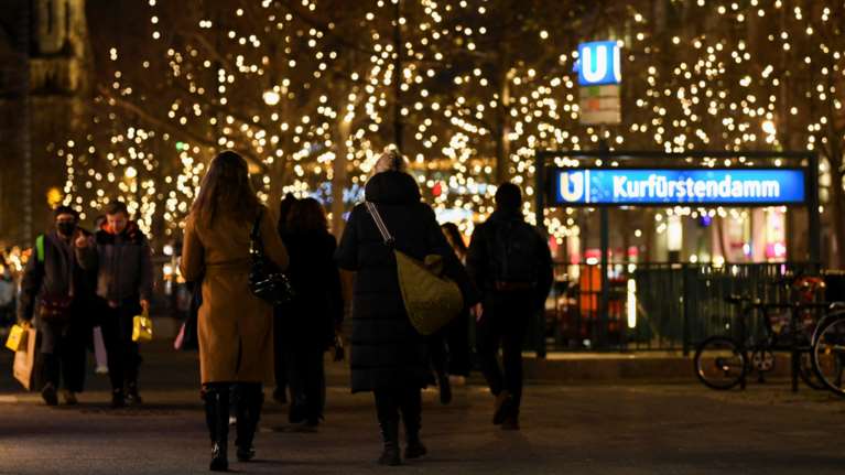 Νέα έρευνα: Η Ομικρον παρακάμπτει με μεγαλύτερη αποτελεσματικότητα την ανοσία των εμβολιασμένων