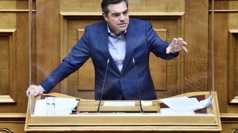 Δευτερολογία Τσίπρα: "Ο Μητσοτάκης έβγαλε τον μικρό Μπογδάνο που κρύβει στην ψυχή του"