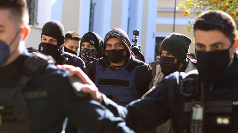 Αργυρούπολη: Ο 46χρονος της έσπασε κεφάλι και πλευρά με τα χέρια του - Απίστευτη φρίκη στην έκθεση του ιατροδικαστή