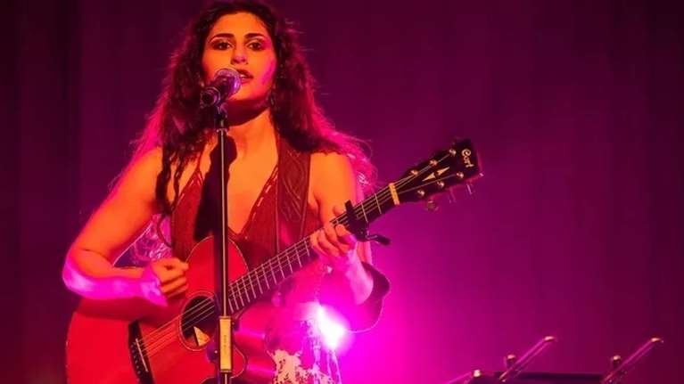 Η Μαρίνα Σπανού έχει το τέλειο έπιπλο για την τηλεόραση