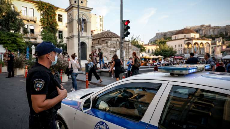 Lockdown: &quot;Βρέχει&quot; πρόστιμα σε δρόμους, λαϊκές, καταστήματα - Πάνω από 55.000 έλεγχοι της αστυνομίας