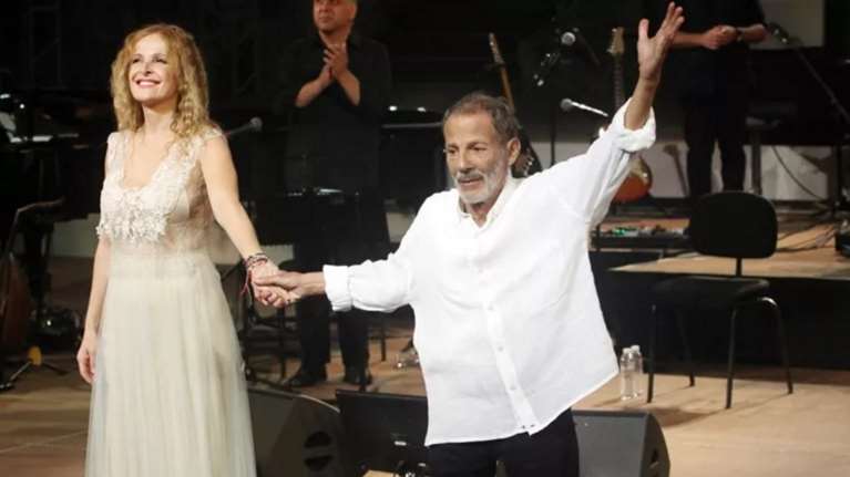 Σταύρος Ξαρχάκος &amp; Ηρώ Σάια: Αδημοσίευτες φωτογραφίες από τον γάμο τους στη Βάρκιζα