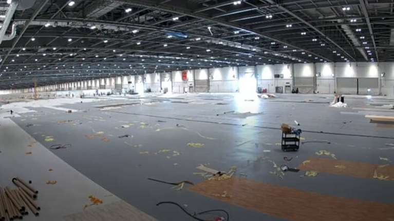 Κορονοϊός: Καρέ - καρέ η εντυπωσιακή μετατροπή συνεδριακού κέντρου σε νοσοκομείο στο Λονδίνο