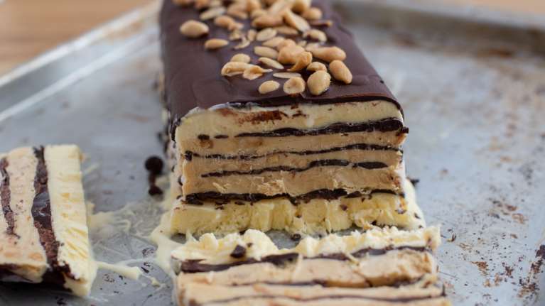 Γρήγορο σοκολατένιο μπισκοτογλυκό ψυγείου - Με 4 υλικά, δεν χρειάζεται ψήσιμο