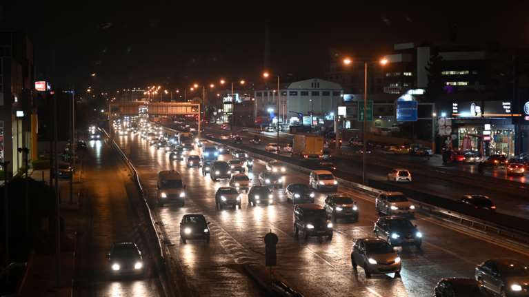 Live: "Κόλαση" η κίνηση στους δρόμους της Αθήνας λίγο πριν τα Χριστούγεννα - Στο "κόκκινο" πάλι ο Κηφισός