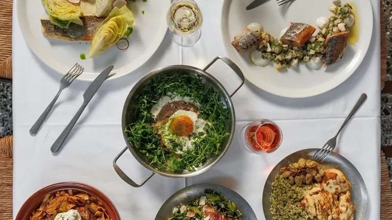 5 νέα μεζεδοπωλεία για την παρέα