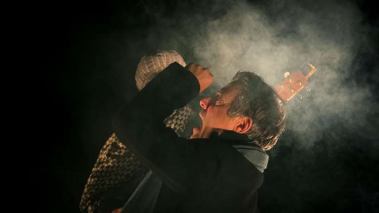 &quot;Κόκκαλο&quot;: Η ζωή του Αρτώ στο Θέατρο Τέχνης - Ο &quot;παράφρων&quot; καλλιτέχνης που υποβλήθηκε σε πάνω από 51 ηλεκτροσόκ