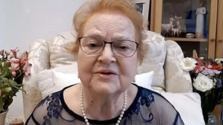 Απίθανο: Πεθαμένη στη Βρετανία... μίλησε στην κηδεία της και απάντησε σε ερωτήσεις συγγενών - Πώς έγινε [βίντεο]