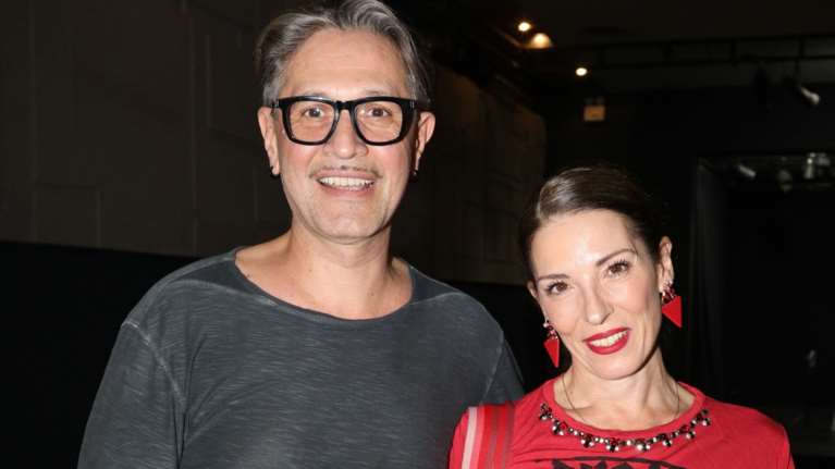 Η ερωτική εξομολόγηση του Αιμίλιου Χειλάκη στη γυναίκα του, Αθηνά Μαξίμου "Το κορίτσι μου. Αρχοντική, μοναδική"