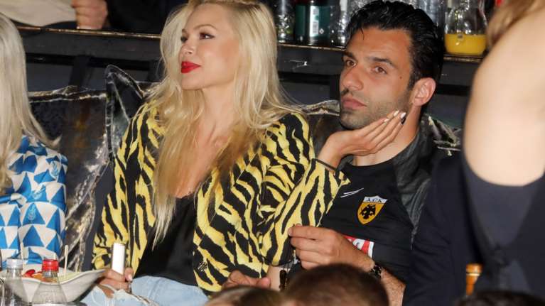 Βίκυ Κάβουρα: Ντύθηκε αποκριάτικα μαζί με την κόρη της - Η ασορτί μεταμφίεση [εικόνα]