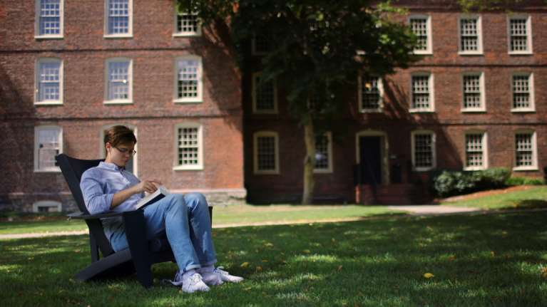 Διαγραφή φοιτητικών δανείων από τον Μπάιντεν: Δώρο 10.000 δολάριο σε κάθε φοιτητή