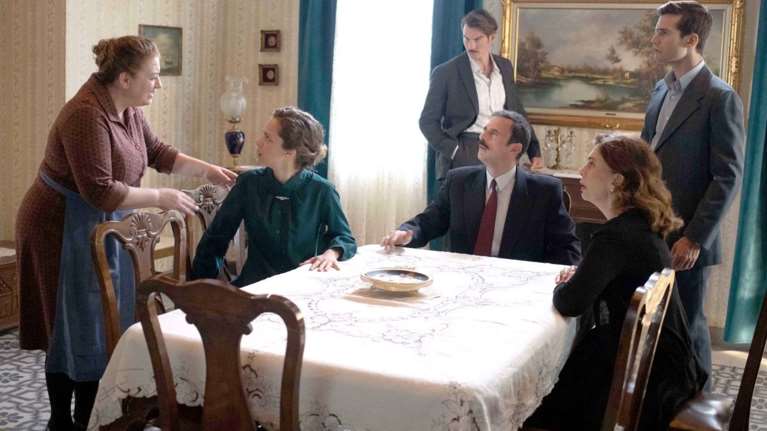 Στο νοσοκομείο ηθοποιός από τις &quot;Άγριες Μέλισσες&quot;: Επεσε από τον τρίτο όροφο