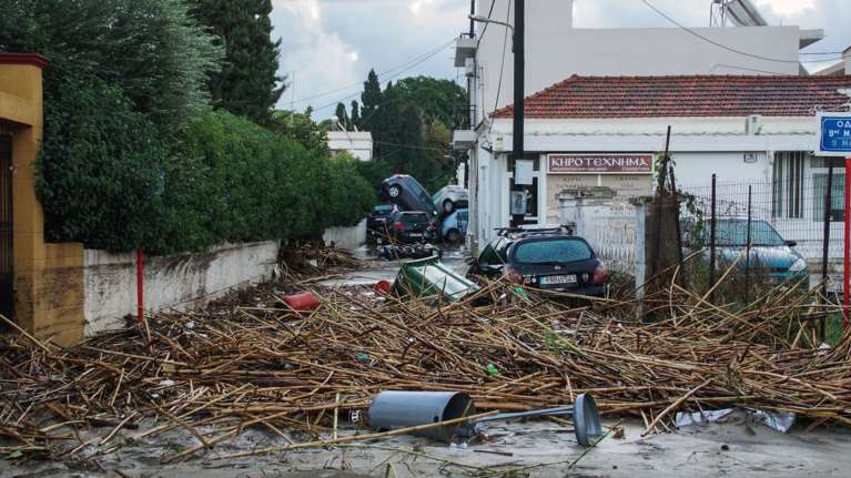 Διασώστης Ερυθρού Σταυρού για Ρόδο: Οι ισόγειες κατοικίες με το νερό έγιναν υπόγειες - Εφτασε το 1 και 1,5 μέτρα