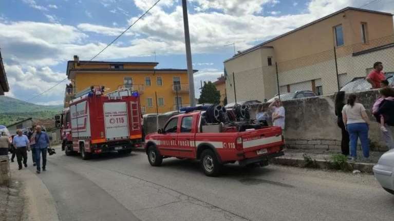 Ιταλία: Αυτοκίνητο έπεσε σε κήπο παιδικού σταθμού στην Λ&#39; Άκουιλα - Τέσσερα παιδιά τραυματίστηκαν, ένα σοβαρά