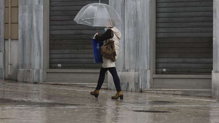 Χαλάει ο καιρός: Βροχές και σποραδικές καταιγίδες το Σάββατο - Πού θα χιονίσει