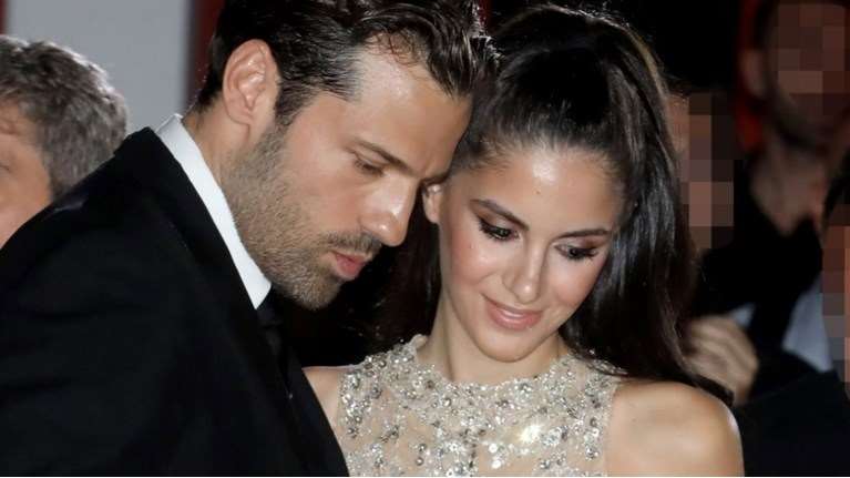 Η Αλεξάνδρα Νίκα ποζάρει αγκαλιά με τον δύο μηνών γιο της