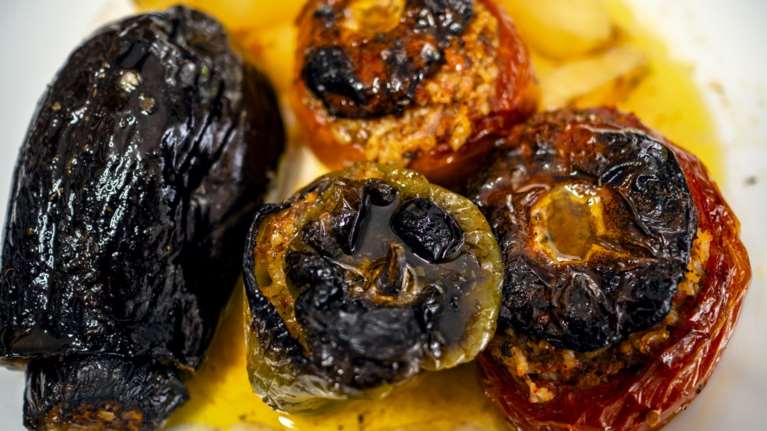 Αντί για ρύζι: Το συστατικό που κάνει τα γεμιστά θρεπτικά και μοναδικά