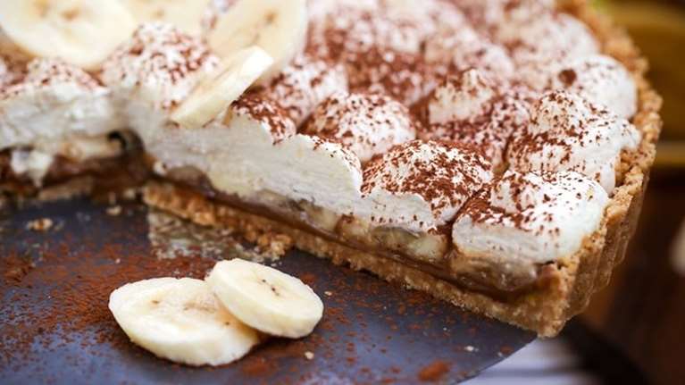 Το πιο γρήγορο μπανόφι της τεμπέλας: Πανδαισία γεύσης με 5 υλικά και χωρίς ψήσιμο - ονειρικό γλυκό ψυγείου