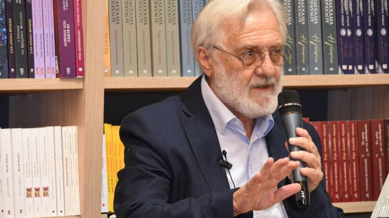 Γιάννης Σμαραγδής: Η υπόσχεση που έδωσε στη γυναίκα του Ελένη, πριν φύγει η ίδια από τη ζωή