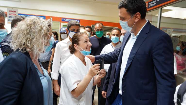 Εκκληση Κικίλια στους τουρίστες να τηρούν τα μέτρα ασφαλείας κατά του κορονοϊού