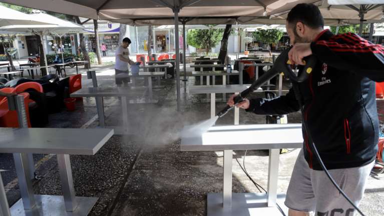 Αντίστροφη μέτρηση για το άνοιγμα της εστίασης: Πυρετώδεις προετοιμασίες