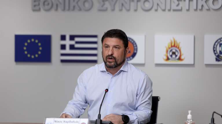 Με μηνύσεις απαντά ο Χαρδαλιάς: &quot;Δεν έχω βίλα, μένω στο ενοίκιο&quot;