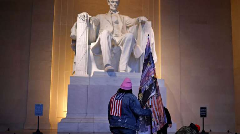 Οι Δημοκρατικοί ζητούν δεύτερη παραπομπή Τραμπ μετά την εισβολή στο Καπιτώλιο