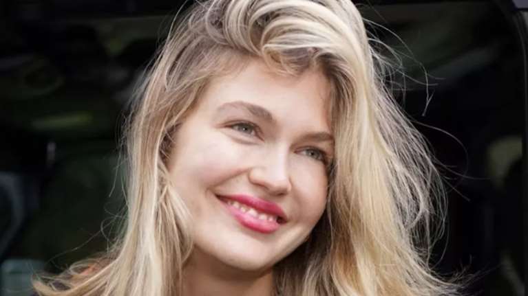 H Κλέλια Ανδριολάτου απολαμβάνει την πρωινή της βόλτα στον Θερμαϊκό