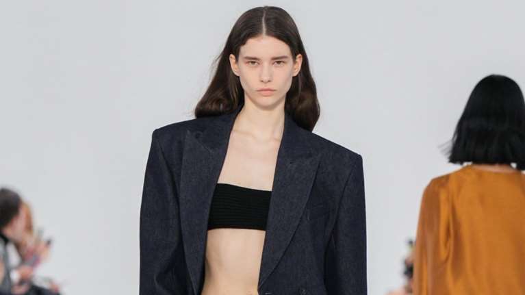 Τα denim trends που αξίζει να γνωρίζεις τη σεζόν Φθινόπωρο/Χειμώνας 2025-2026