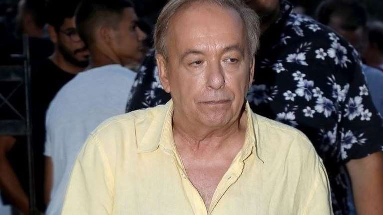 Ανδρέας Μικρούτσικος: Για θαλασσινά στα Βριλήσσια με τη σύντροφό του