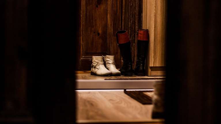 Κορονοϊός - Σουηδία: Γονείς κρατούσαν φυλακισμένα τα παιδιά τους 4 μήνες για να μην κολλήσουν - Κάρφωσαν την πόρτα