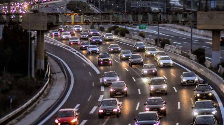 Με δυσκολίες και μεγάλες καθυστερήσεις η κυκλοφορία στην Εθνική Λαμίας-Αθήνας