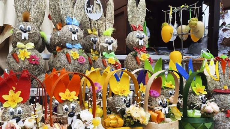 Πάσχα 2025: Πότε ξεκινάει το εορταστικό ωράριο - Ποια Κυριακή θα είναι ανοιχτά τα καταστήματα