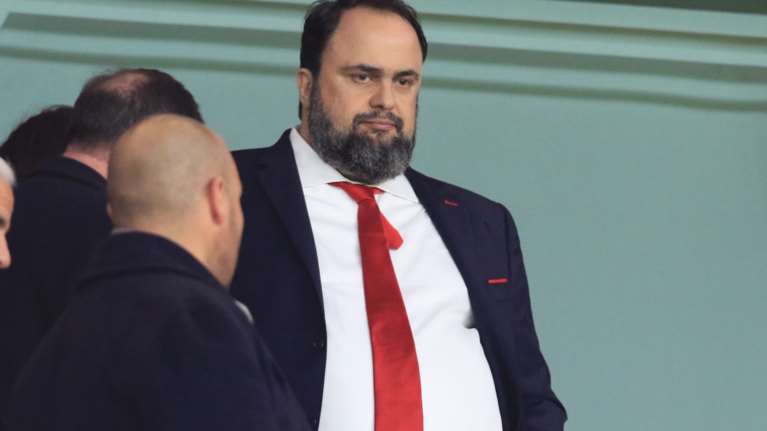 Έξαλλος ο Μαρινάκης με τους παίκτες του Ολυμπιακού που πιάστηκαν στο κορονοπάρτι στη Συγγρού - Η ανακοίνωση της ΠΑΕ