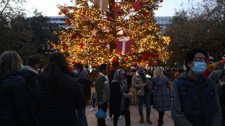 Κορονοϊός: Ασύλληπτο αρνητικό ρεκόρ στην Αττική με 4.038 κρούσματα - 1.048 η Θεσσαλονίκη - 14 περιοχές με τριψήφιο αριθμό