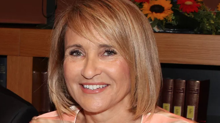 Μάρα Ζαχαρέα: Τέλος τα καρέ μαλλιά για τη δημοσιογράφο [εικόνες]