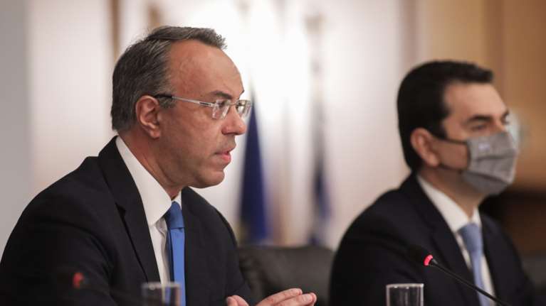 Νέα μέτρα για το ρεύμα: Στις 8:30 η εξειδίκευση από τους αρμόδιους υπουργούς