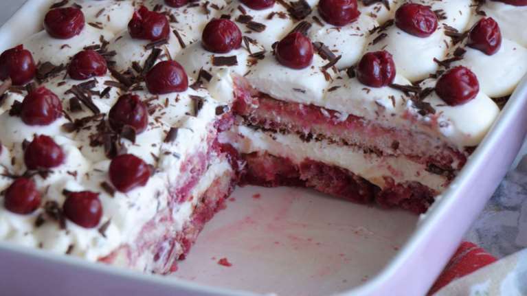 Το απόλυτο καλοκαιρινό γλυκό: Τιραμισού βύσσινο - Δροσερό και πανεύκολο