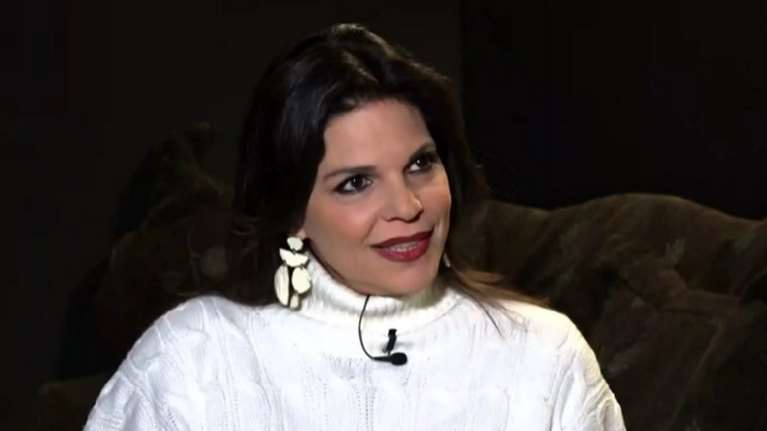 Μαρίνα Ασλάνογλου: &quot;Δεν έχω ακούσει κάποιο ομόφυλο ζευγάρι να έχει κακοποιήσει το παιδί του&quot;