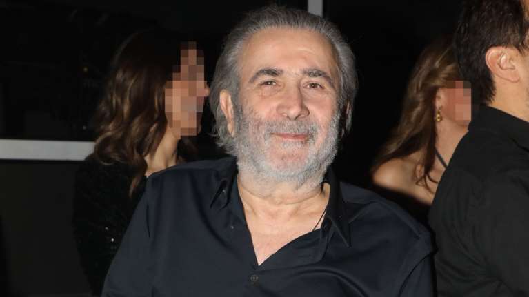 Ποιος είναι ο γαμπρός του Λάκη Λαζόπουλου; - Όλες οι πληροφορίες για τον μυστικό γάμο της κόρης του στην Πάρο